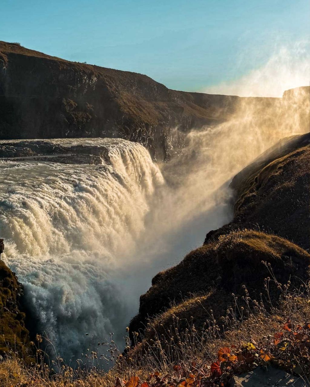 salto della cascata di Gullfoss una delle più potenti d'Islanda